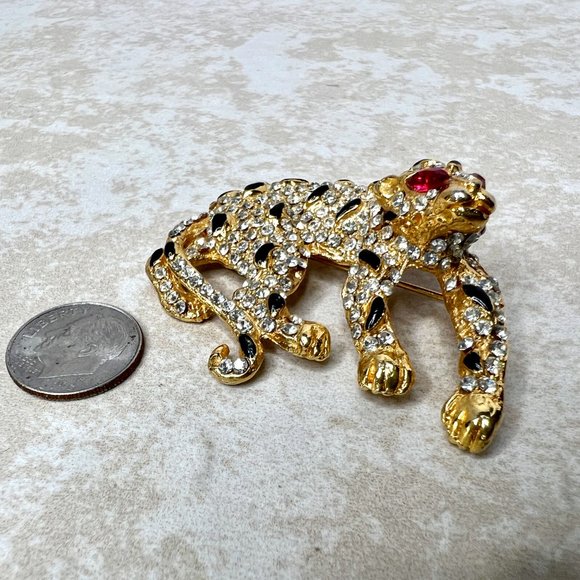 Vintage Gold Tone Cheetah Leopard Brooch Black Enamel Clear Rhinestones Red Eyes - Picture 4 of 8